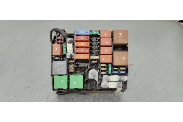 Recambio de caja reles / fusibles para citroen berlingo 1.5 hdi referencia OEM IAM 9804848580  