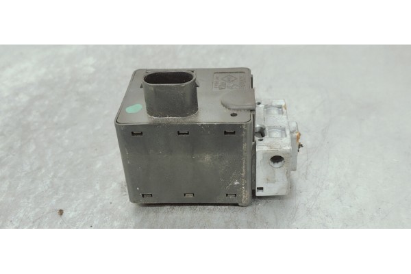 Recambio de modulo electronico para renault megane iii sport tourer 1.5 dci referencia OEM IAM 8200604932  