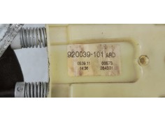 Recambio de elevalunas trasero derecho para renault megane iii sport tourer 1.5 dci referencia OEM IAM 827200008R  