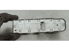 Recambio de mando elevalunas delantero izquierdo para renault megane iii sport tourer 1.5 dci referencia OEM IAM   