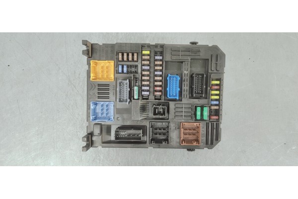 Recambio de caja reles / fusibles para citroen berlingo 1.5 hdi referencia OEM IAM 9855665280  