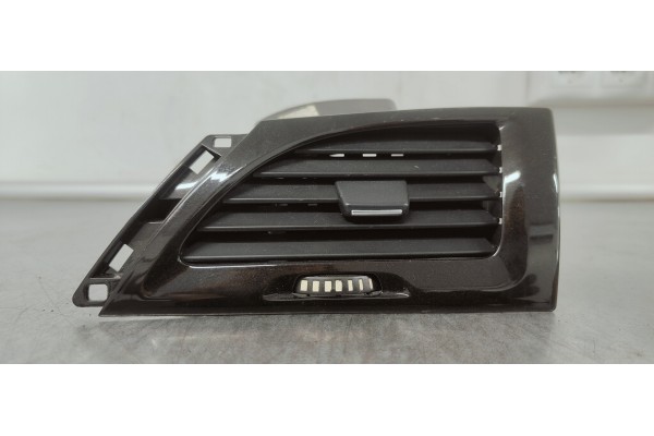 Recambio de rejilla aireadora para renault megane iii sport tourer 1.5 dci referencia OEM IAM   