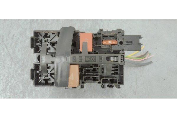 Recambio de caja reles / fusibles para citroen berlingo 1.5 hdi referencia OEM IAM 9812661980  