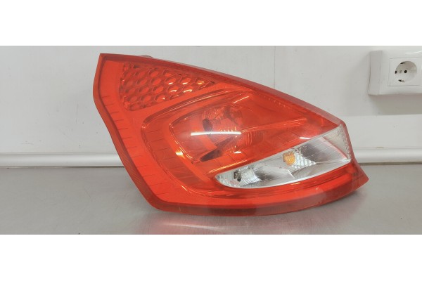 Recambio de piloto trasero izquierdo para ford fiesta (cb1) 1.6 tdci 95 fap referencia OEM IAM 8A6113405A  
