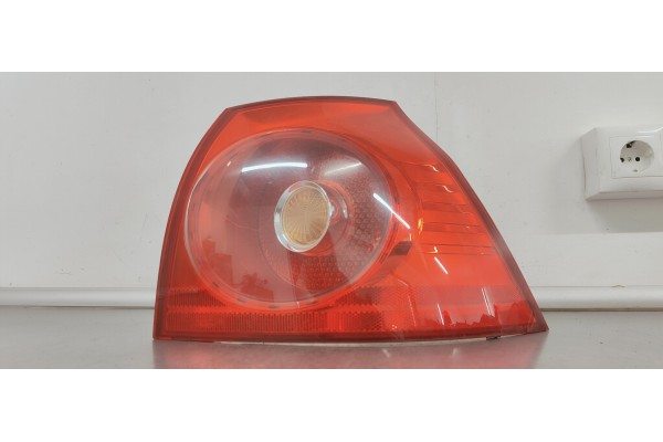 Recambio de piloto trasero derecho para volkswagen golf v berlina (1k1) highline 4motion referencia OEM IAM 1K6945096G  