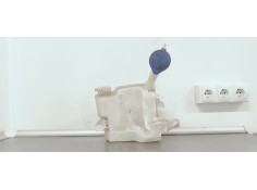 Recambio de deposito limpia para ford focus lim. (cb8) 5ecalc referencia OEM IAM BV6117B613CA  