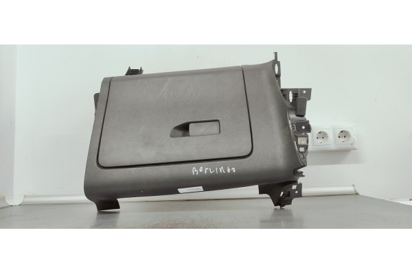 Recambio de guantera para citroen berlingo 1.5 hdi referencia OEM IAM 00231484  
