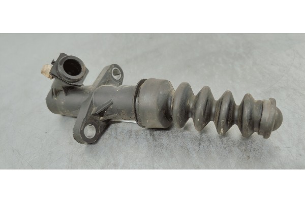 Recambio de bombin embrague para citroen berlingo 1.5 hdi referencia OEM IAM 9835132180  
