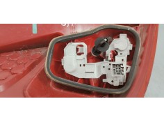 Recambio de piloto trasero derecho para ford fiesta (cb1) 1.6 tdci 95 fap referencia OEM IAM 8A6113404A  