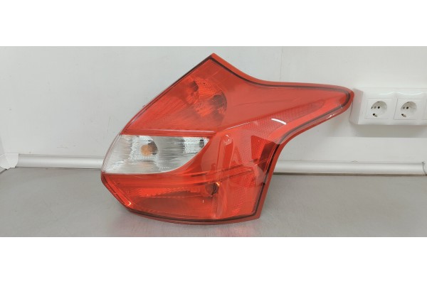 Recambio de piloto trasero derecho para ford focus lim. (cb8) 5ecalc referencia OEM IAM BM5113404AK  