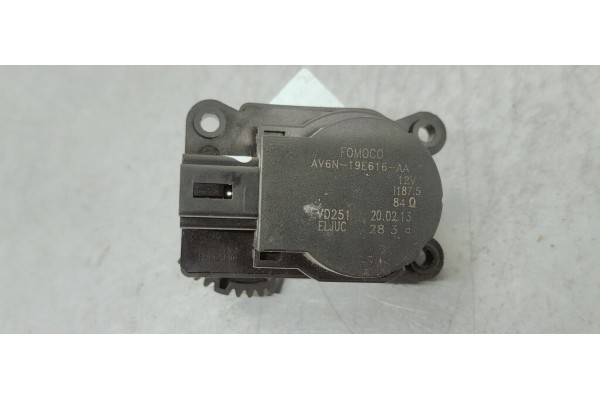 Recambio de motor apertura trampillas climatizador para ford focus lim. (cb8) 5ecalc referencia OEM IAM AV6N19E616AA  
