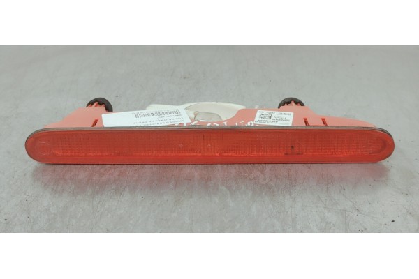 Recambio de luz central de freno para citroen berlingo 1.5 hdi referencia OEM IAM 9682830180  