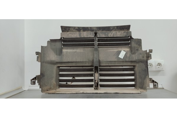 Recambio de panel frontal para ford focus lim. 1.6 referencia OEM IAM BM518475AE  