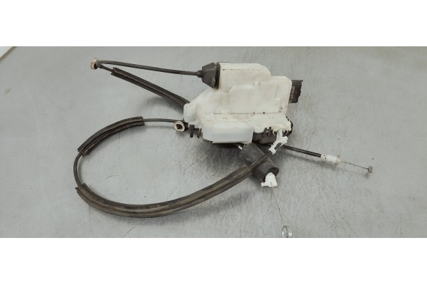 Recambio de cerradura puerta lateral derecha para citroen berlingo 1.5 hdi referencia OEM IAM 243585  