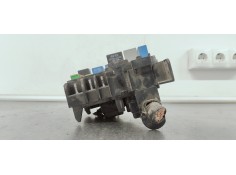 Recambio de caja reles / fusibles para hyundai i30 1.6crdi 90 referencia OEM IAM 3916025000  