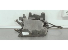 Recambio de caja reles / fusibles para mercedes-benz clase b (w246) 1.8 cdi referencia OEM IAM A2465403803  