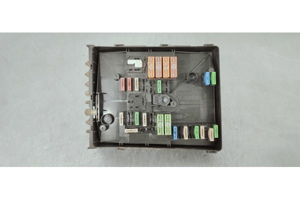 Recambio de caja reles / fusibles para seat leon (1p1) reference referencia OEM IAM 1K0937125A  