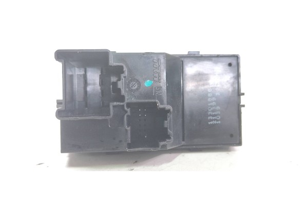 Recambio de mando elevalunas delantero derecho para opel insignia berlina 2.0 16v cdti referencia OEM IAM 13301886 211399 