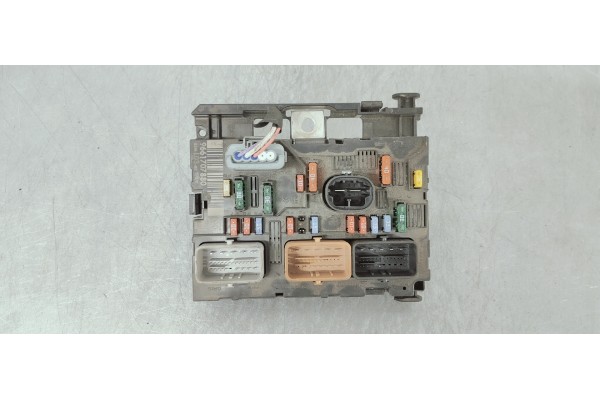 Recambio de caja reles / fusibles para citroen c3 1.4 referencia OEM IAM 9661707880  