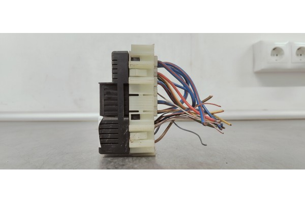 Recambio de caja reles / fusibles para ford mondeo ber. (ca2) 1.8 tdci 125 referencia OEM IAM   