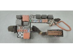 Recambio de caja reles / fusibles para opel corsa d 1.2 referencia OEM IAM 13319872  