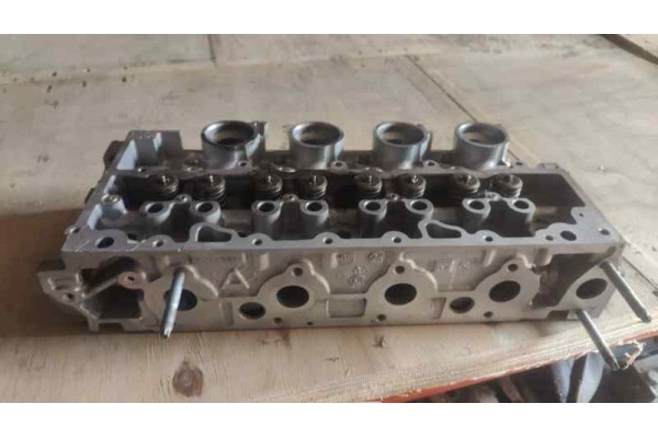 Recambio de culata para peugeot 206 berlina referencia OEM IAM 9643477110  