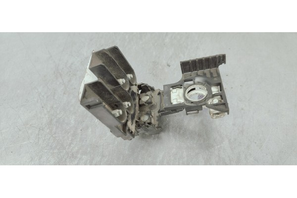 Recambio de caja reles / fusibles para toyota aygo x 1.0 i referencia OEM IAM 82670K0010  