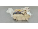 Recambio de caja reles / fusibles para toyota auris 1.6 d4d 112 fap referencia OEM IAM 8273012X80A  