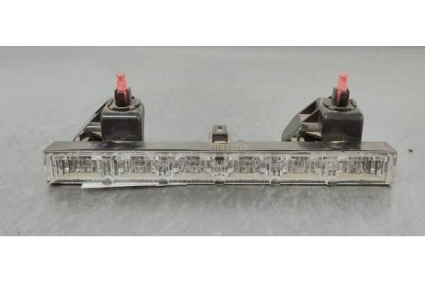 Recambio de luz central de freno para toyota auris 1.6 d4d 112 fap referencia OEM IAM   