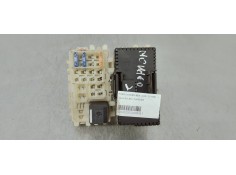 CAJA RELES / FUSIBLES 