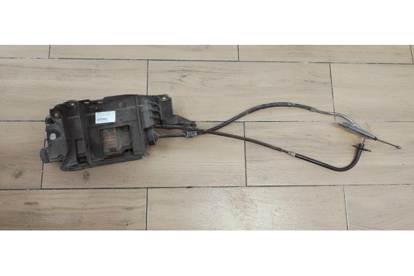 Recambio de freno de mano electrico para renault scenic ii emotion referencia OEM IAM 8200522625  