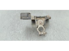 Recambio de caja reles / fusibles para renault koleos 2.0 dci 150 4x4 fap referencia OEM IAM   