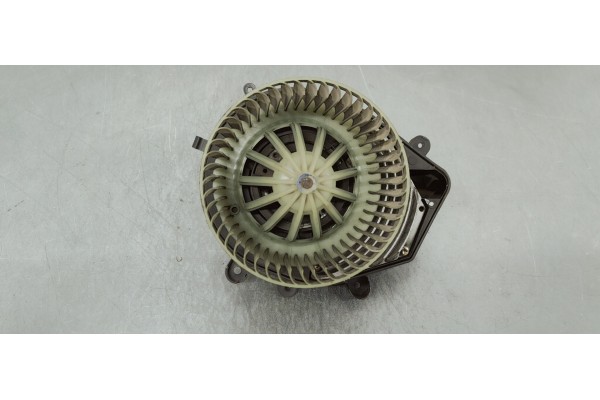 Recambio de ventilador calefaccion para volkswagen passat berlina (3b3) 1.9tdi 130 4x4 referencia OEM IAM 8D1820021  