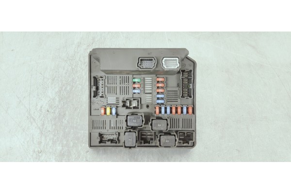 Recambio de caja reles / fusibles para renault koleos 2.0 dci 150 4x4 fap referencia OEM IAM 284B7JY00A  