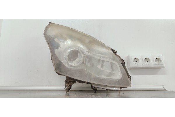 Recambio de faro derecho para renault koleos 2.0 dci 150 4x4 fap referencia OEM IAM   