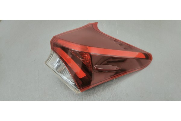 Recambio de piloto trasero derecho para toyota auris 1.6 d4d 112 fap referencia OEM IAM 02343  