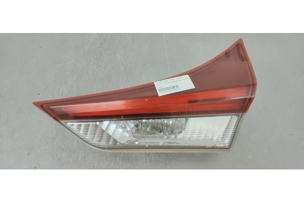 Recambio de piloto trasero derecho interior para toyota auris 1.6 d4d 112 fap referencia OEM IAM 02344  