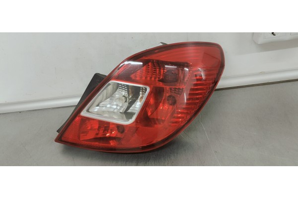 Recambio de piloto trasero derecho para opel corsa d 1.2 referencia OEM IAM 13269051  