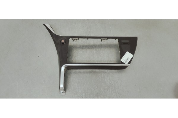Recambio de moldura para toyota auris 1.6 d4d 112 fap referencia OEM IAM 5540502870  