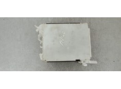 Recambio de caja reles / fusibles para toyota aygo x 1.0i 72 referencia OEM IAM 8273070011  