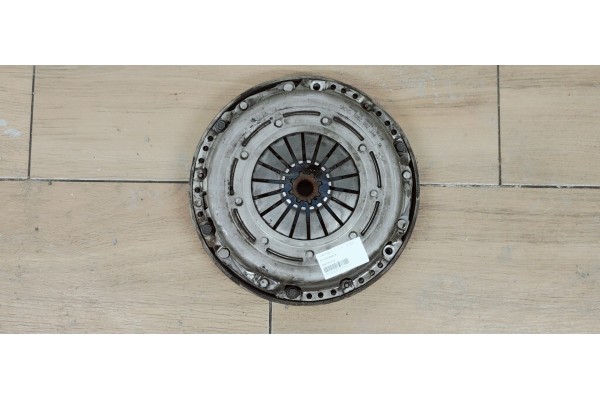Recambio de kit embrague para ford focus lim. (cb8) 1.6 tdci referencia OEM IAM 3082002314  