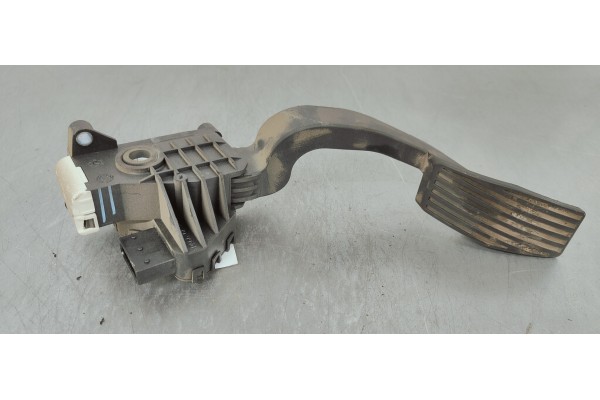 Recambio de pedal acelerador para opel corsa d 1.2 referencia OEM IAM 13305804  
