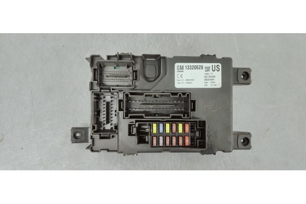 Recambio de caja reles / fusibles para opel corsa d 1.2 referencia OEM IAM 13320628  
