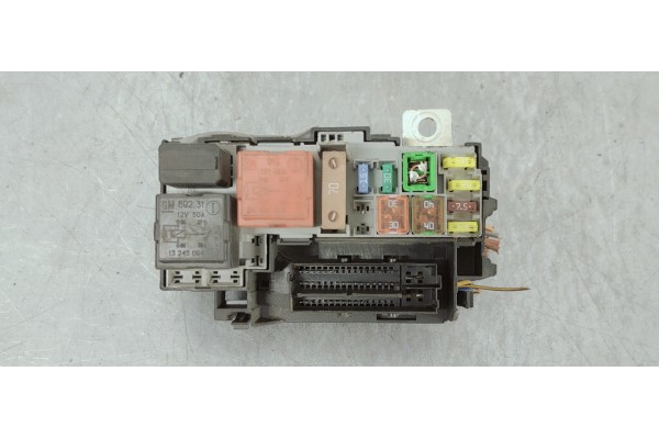 Recambio de caja reles / fusibles para opel corsa d 1.2 referencia OEM IAM   