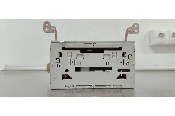 Recambio de sistema audio / radio cd para citroen c-crosser 2.2 d referencia OEM IAM 8701A277  