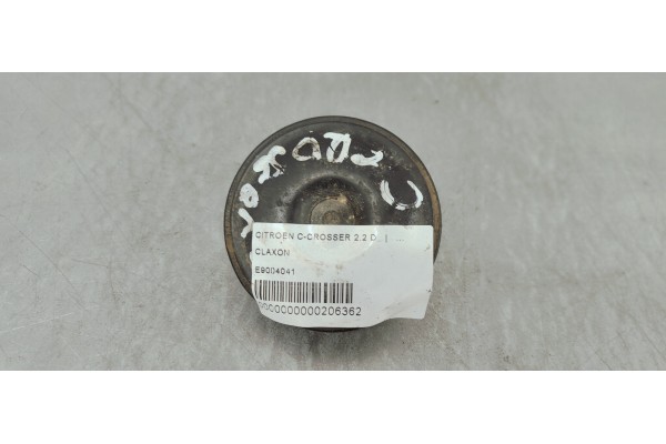 Recambio de claxon para citroen c-crosser 2.2 d referencia OEM IAM E9004041  