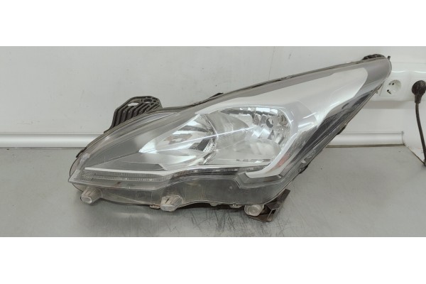 Recambio de faro izquierdo para peugeot 3008 1.6 hdi referencia OEM IAM 89908440  