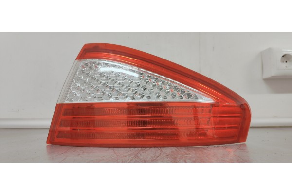 Recambio de piloto trasero derecho para ford mondeo ber. (ca2) 2.0 tdci referencia OEM IAM 7S7113404A  