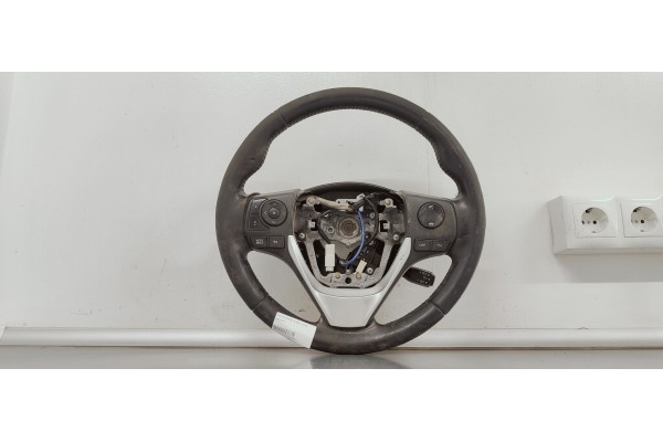 Recambio de volante para toyota auris 1.6 d4d 112 fap referencia OEM IAM   