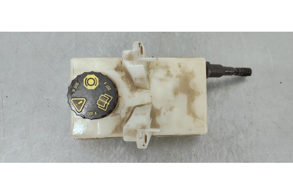 Recambio de deposito servo para peugeot 3008 1.6 hdi referencia OEM IAM 9680907780  